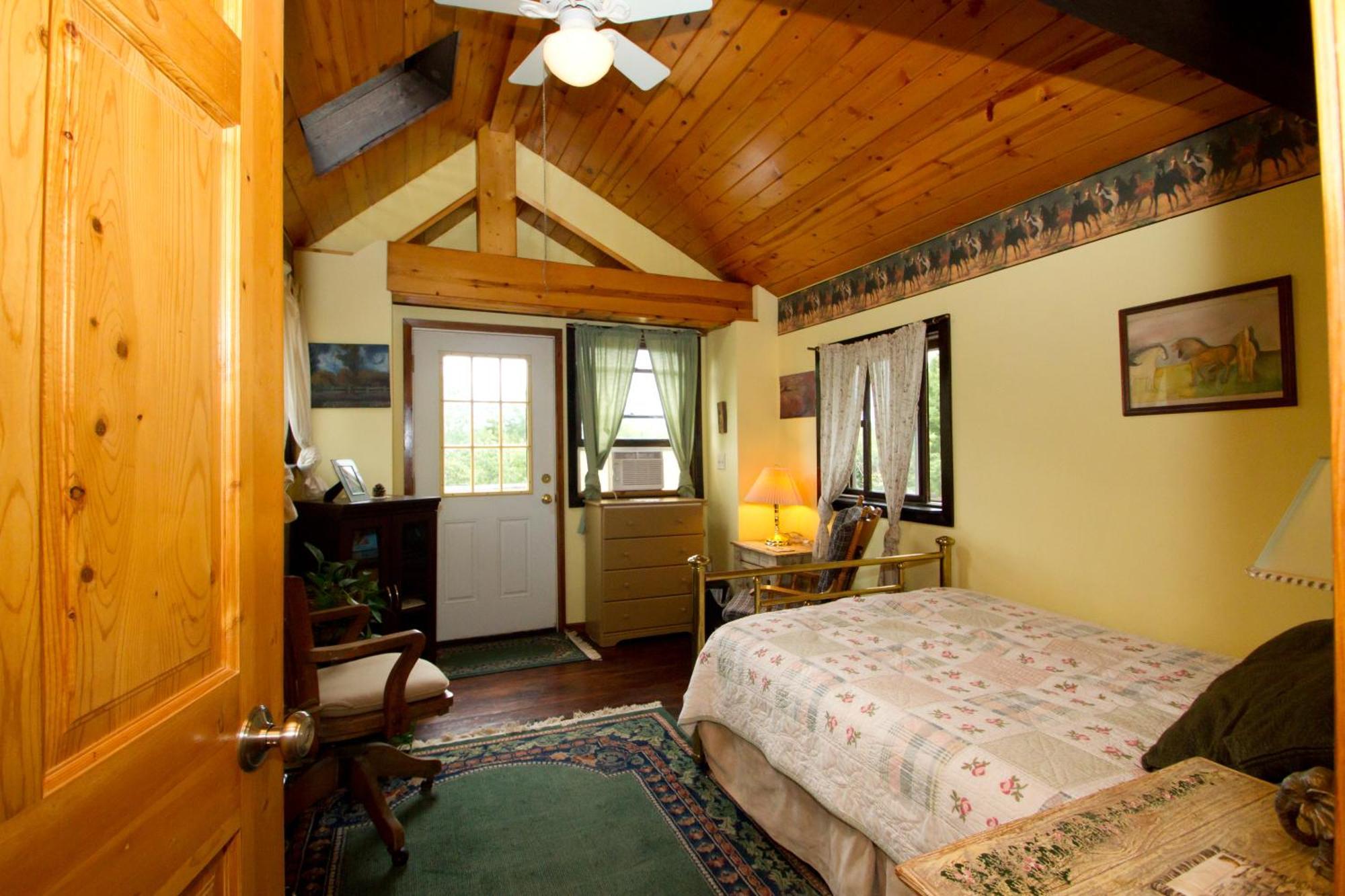 Homestay White Horse Stable *