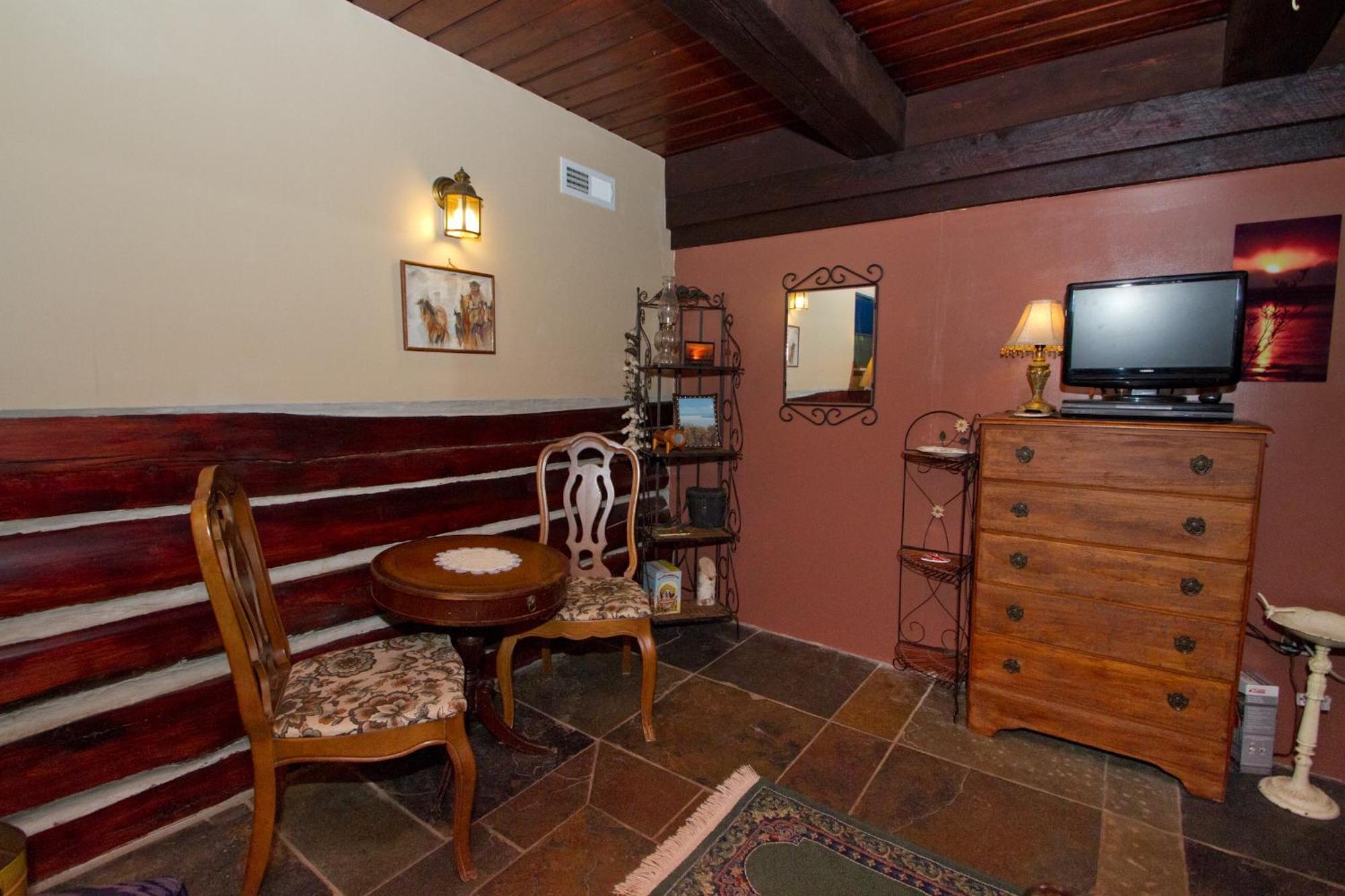 White Horse Stable Homestay *